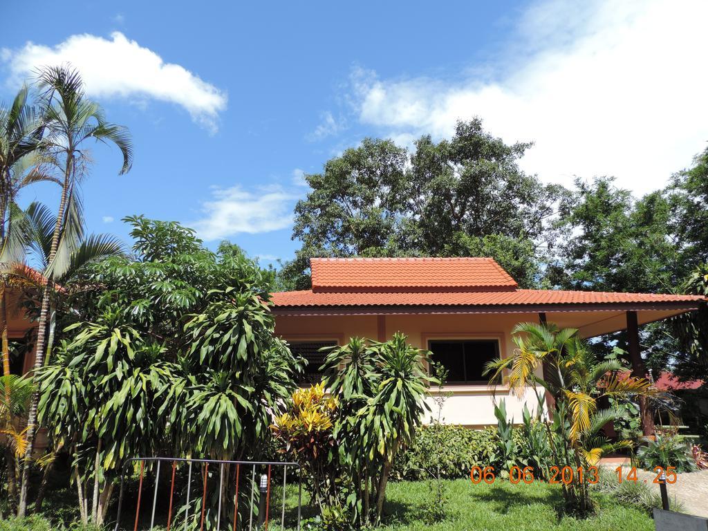 Khunnam Rimtarn Resort Mae Sai Exterior photo